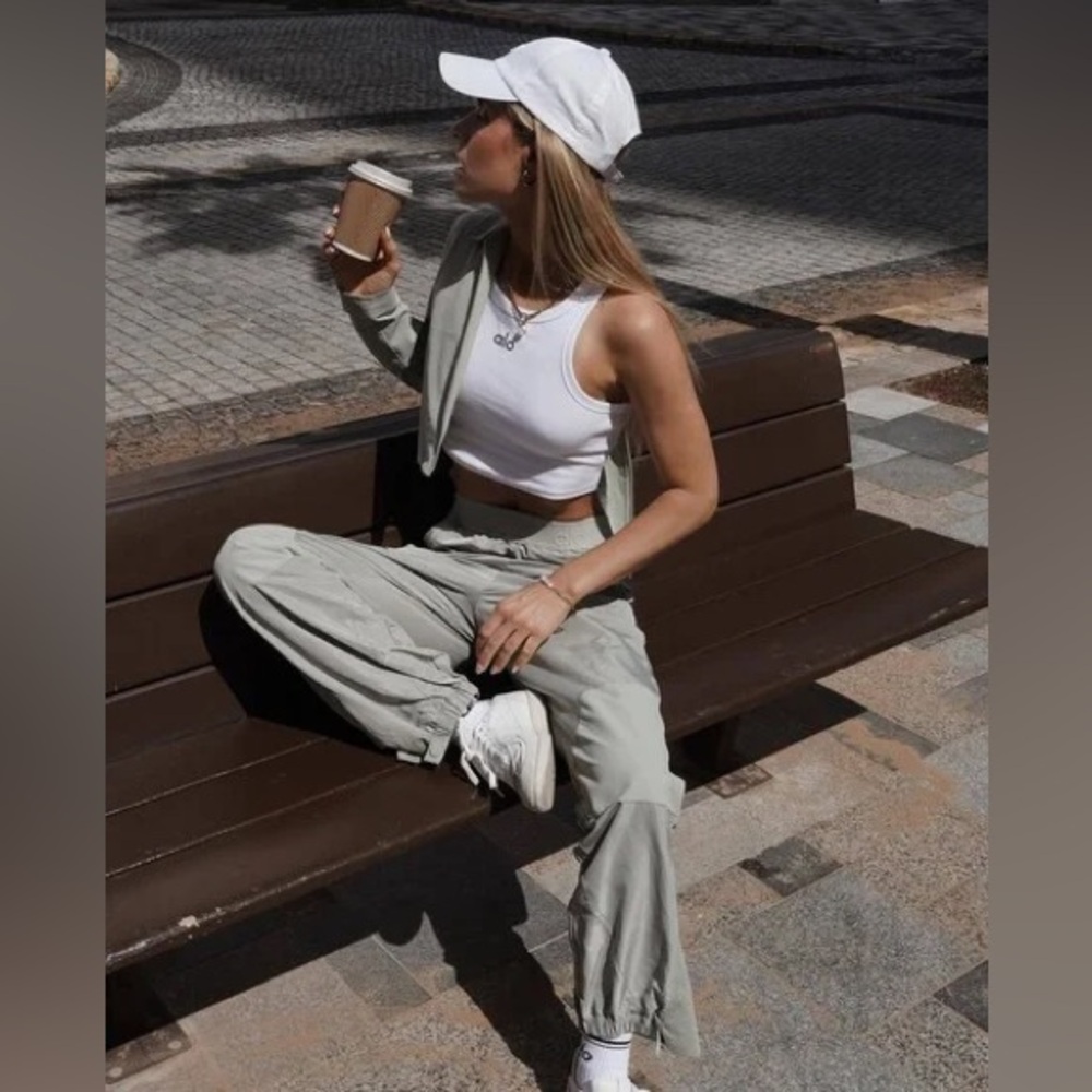 ALO YOGA Mixed Media Reinvention Jogger - Picture 11 of 11